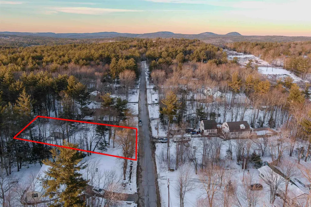 12 Roy Street Raymond NH 03077
