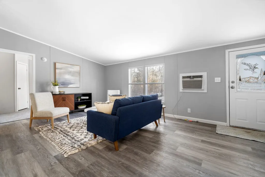12 Roy Street Raymond NH 03077