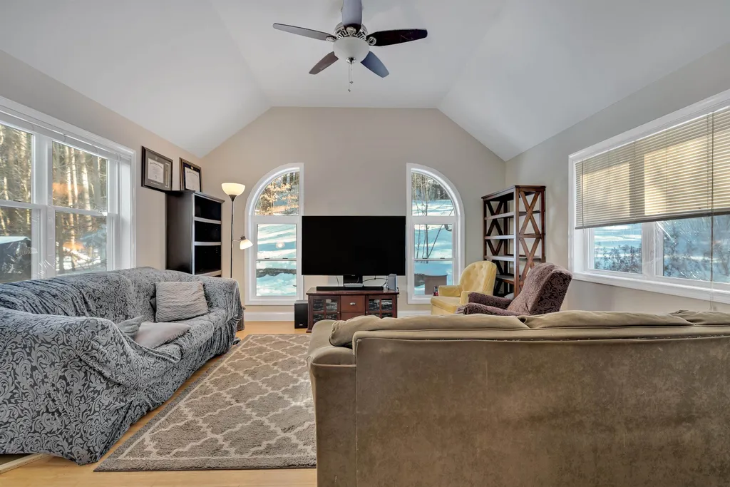 456 Tichenor Road Hartford VT 05001