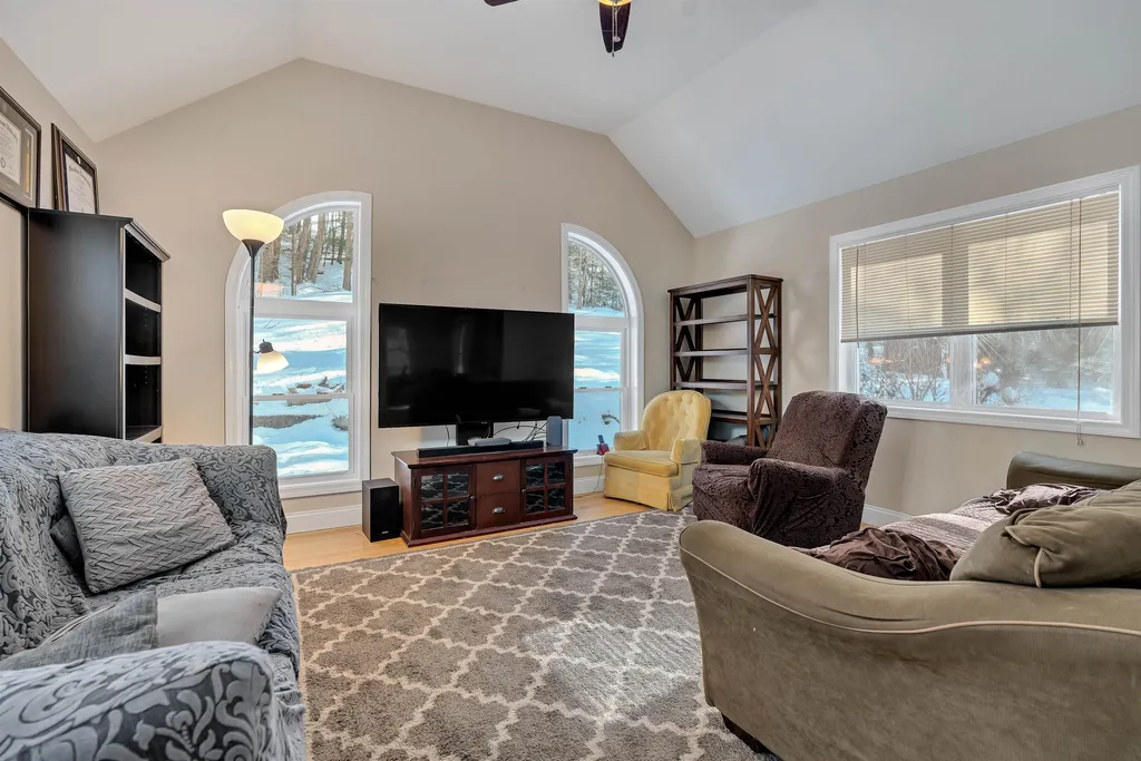 456 Tichenor Road Hartford VT 05001