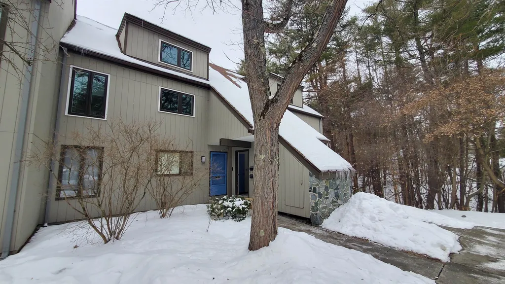 104 Brook Hollow Hanover NH 03755