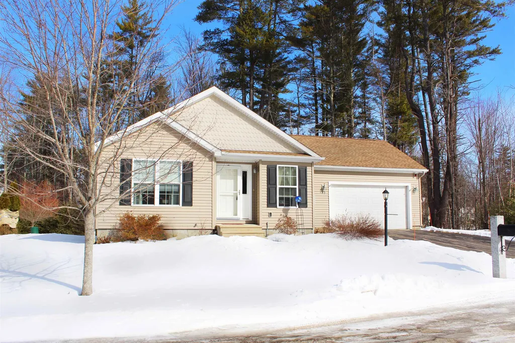11 Palmetto Lane Laconia NH 03246