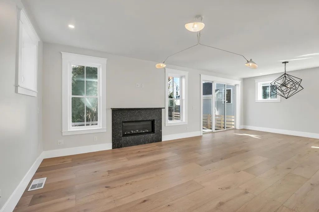 85 Brewster Street Portsmouth NH 03801