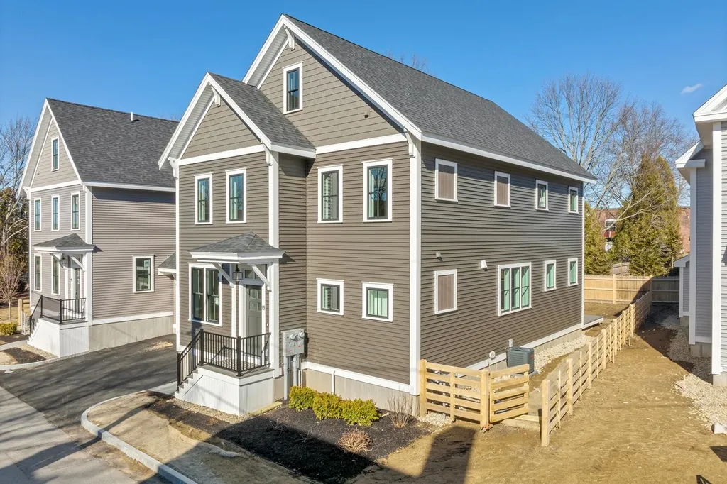85 Brewster Street Portsmouth NH 03801