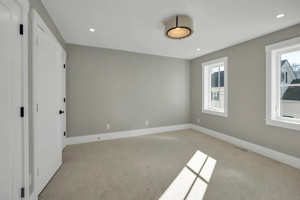 85 Brewster Street Portsmouth NH 03801