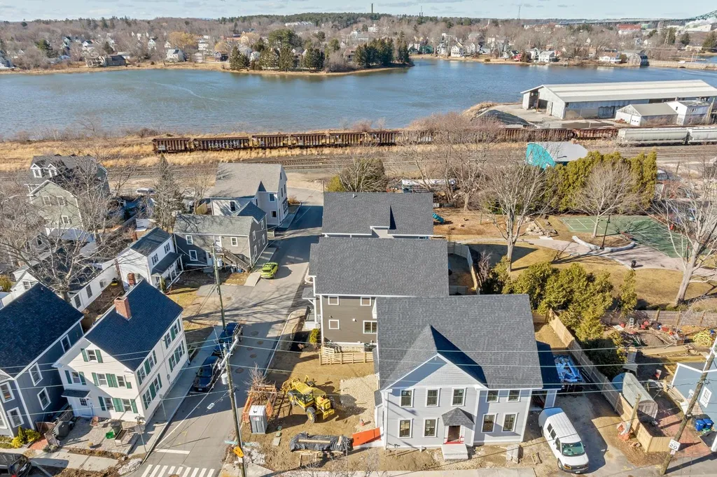 85 Brewster Street Portsmouth NH 03801