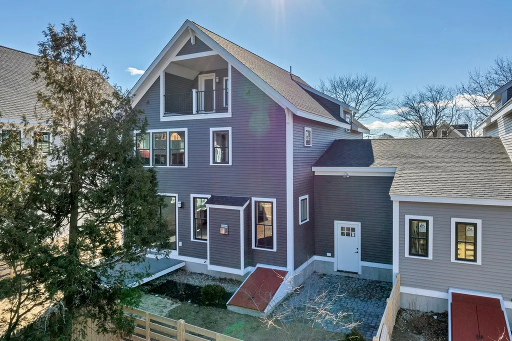 85 Brewster Street Portsmouth NH 03801