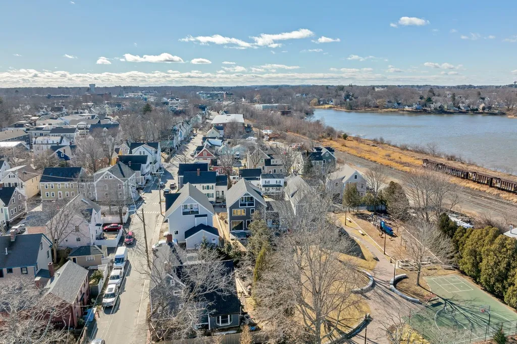 85 Brewster Street Portsmouth NH 03801