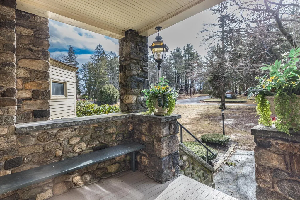 889 South Street Portsmouth NH 03801