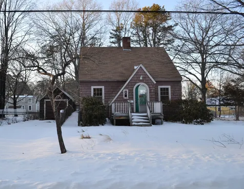 27 Sutton Avenue Portsmouth NH 03801