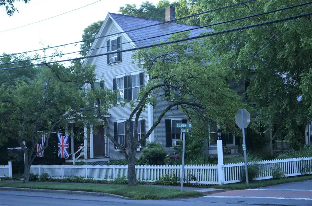 43 Pleasant Street Woodstock VT 05091