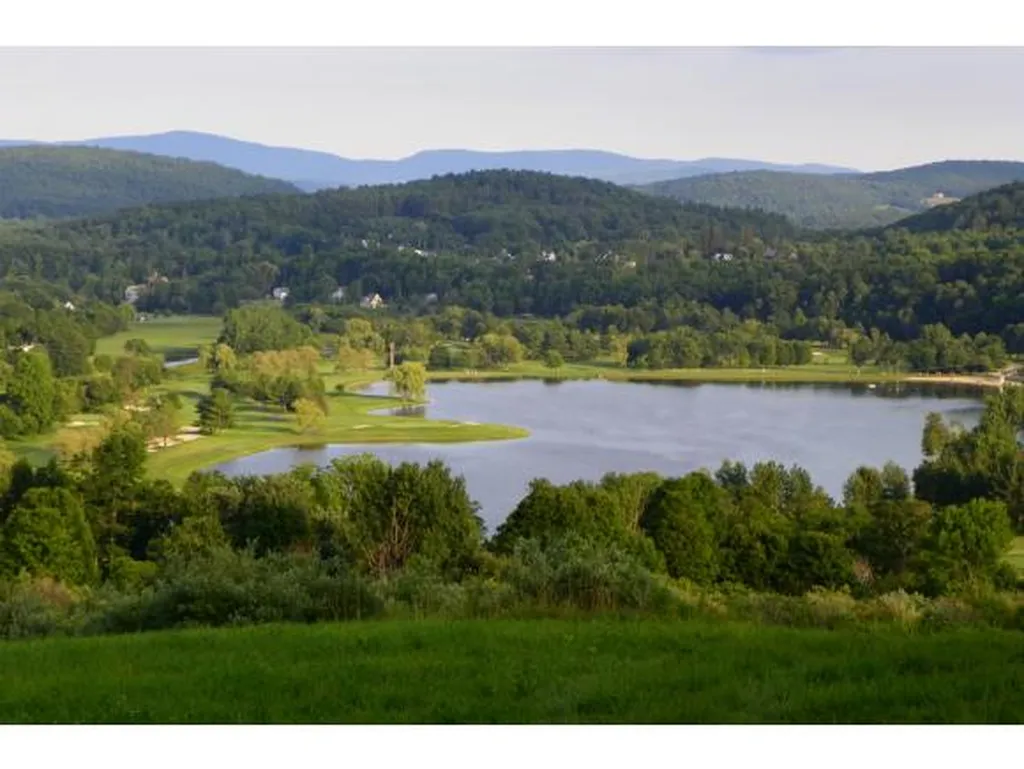 210 Galaxy Hill Lane Hartford VT 05059