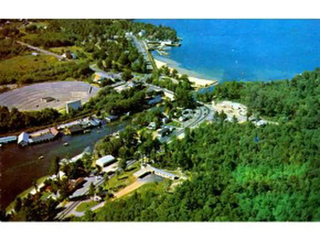 76 Endicott Street Laconia NH 03246