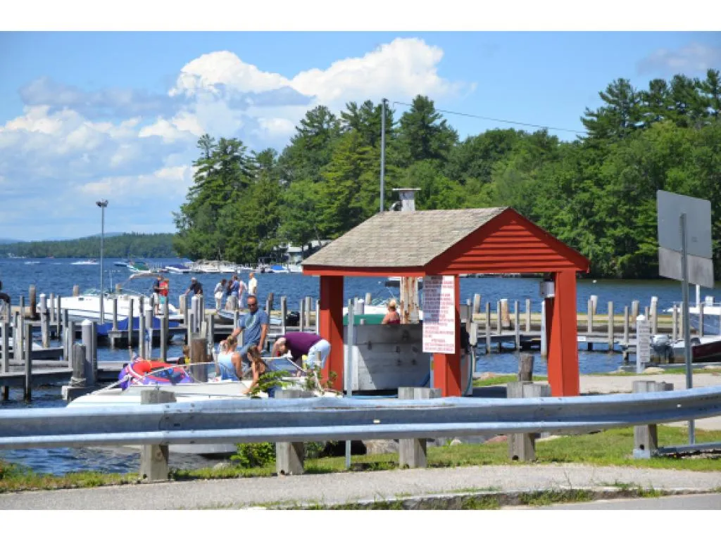 225 Governor Wentworth Highway Tuftonboro NH 03816