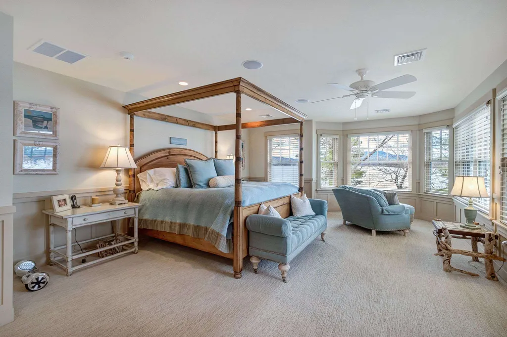 103 Shore Road Gilford NH 03249