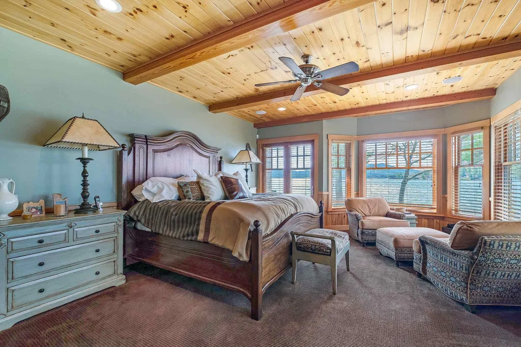 103 Shore Road Gilford NH 03249