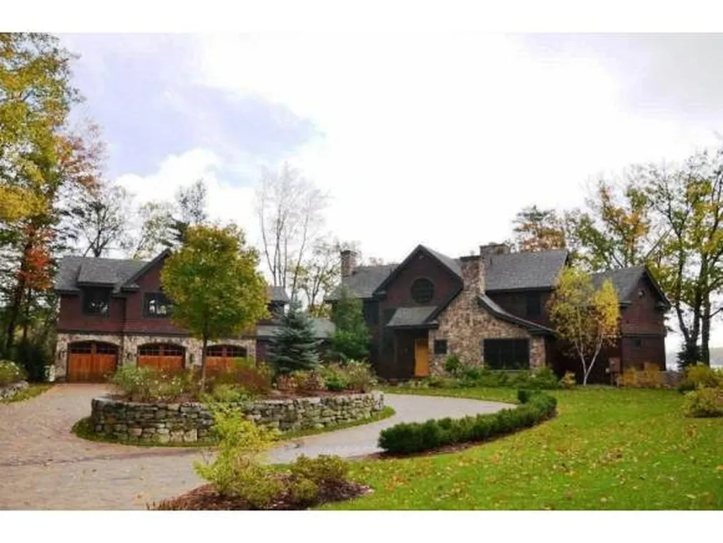 103 Shore Road Gilford NH 03249