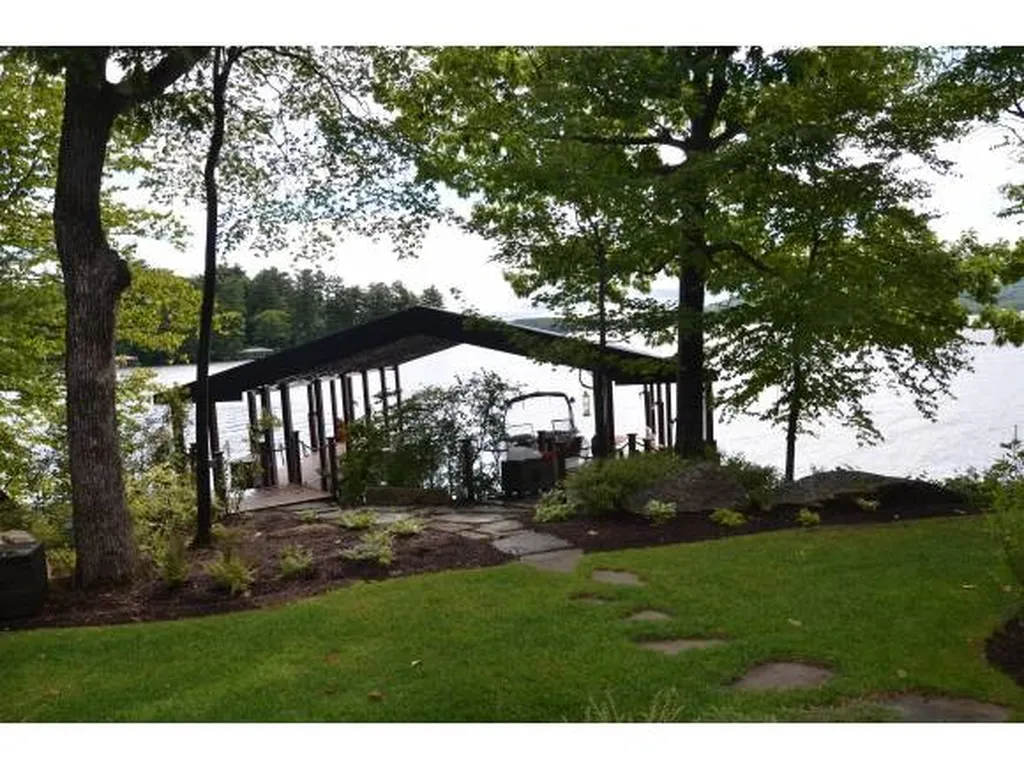 103 Shore Road Gilford NH 03249