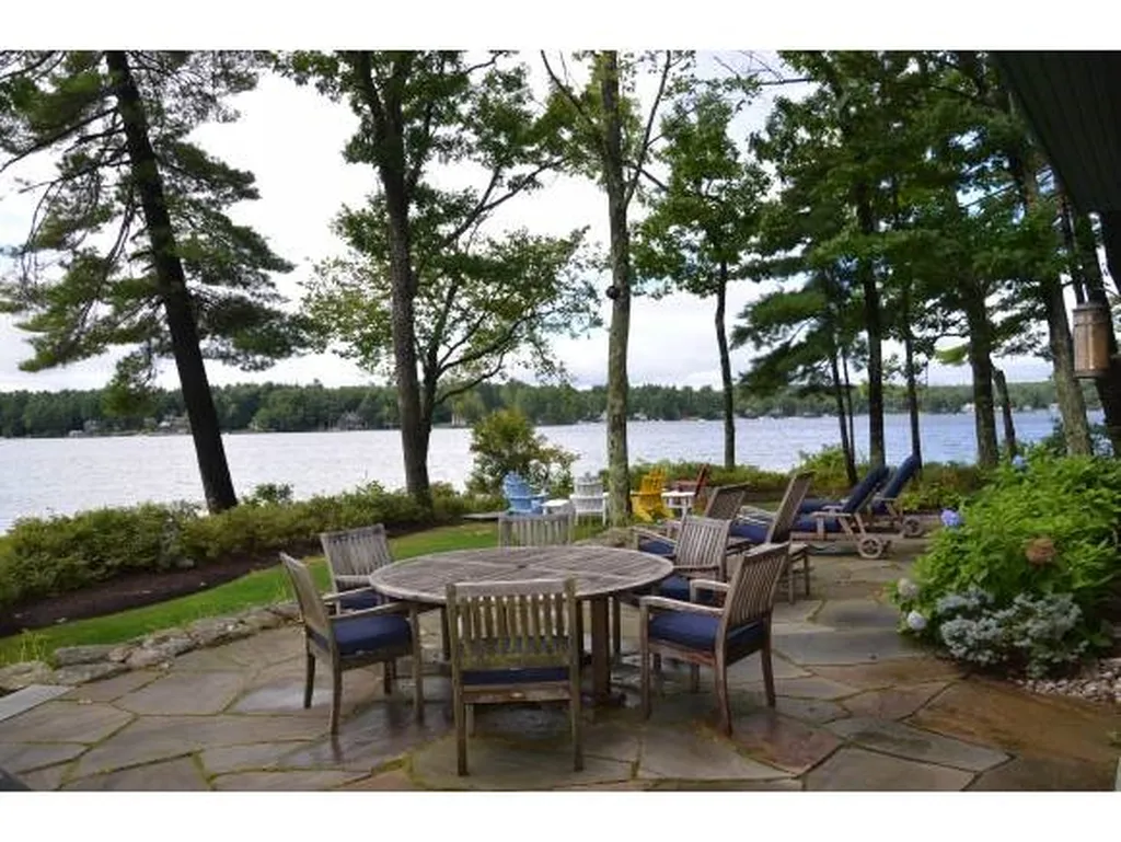 103 Shore Road Gilford NH 03249