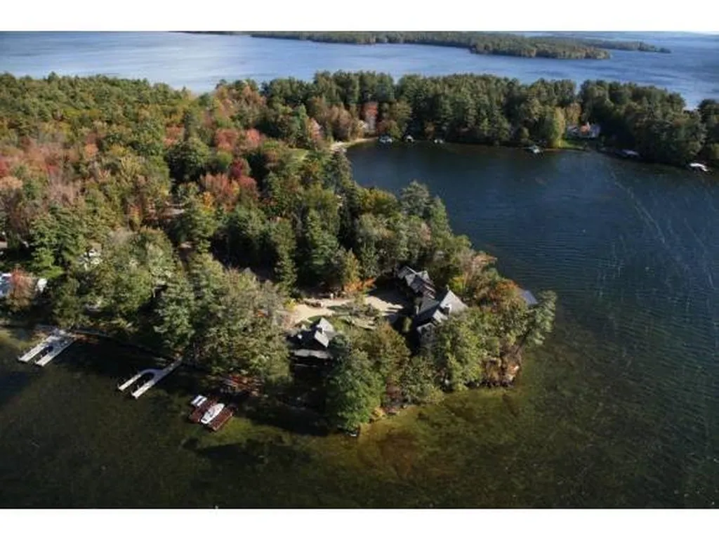 103 Shore Road Gilford NH 03249