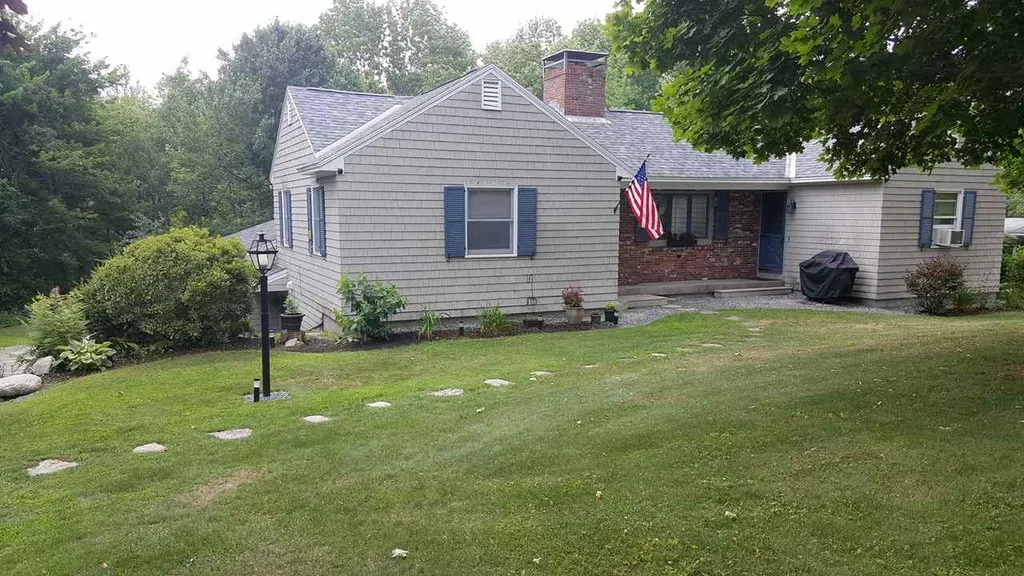 86 Carter Road New London NH 03257