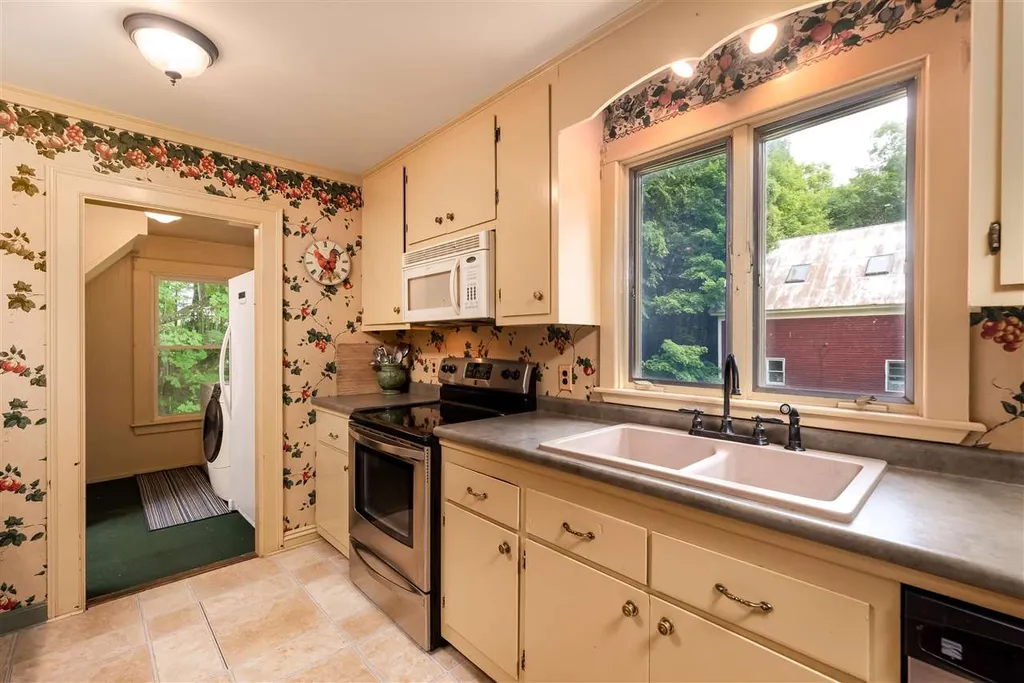 148 Conway Road Madison NH 03849