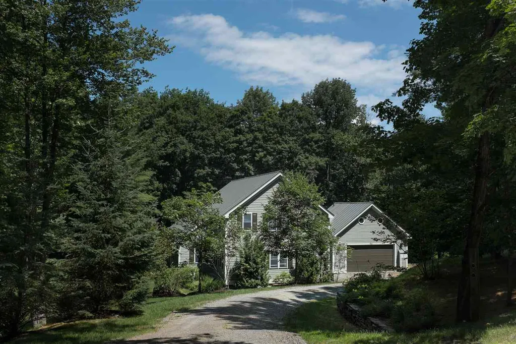 54 East Fisher Road Hartford VT 05059