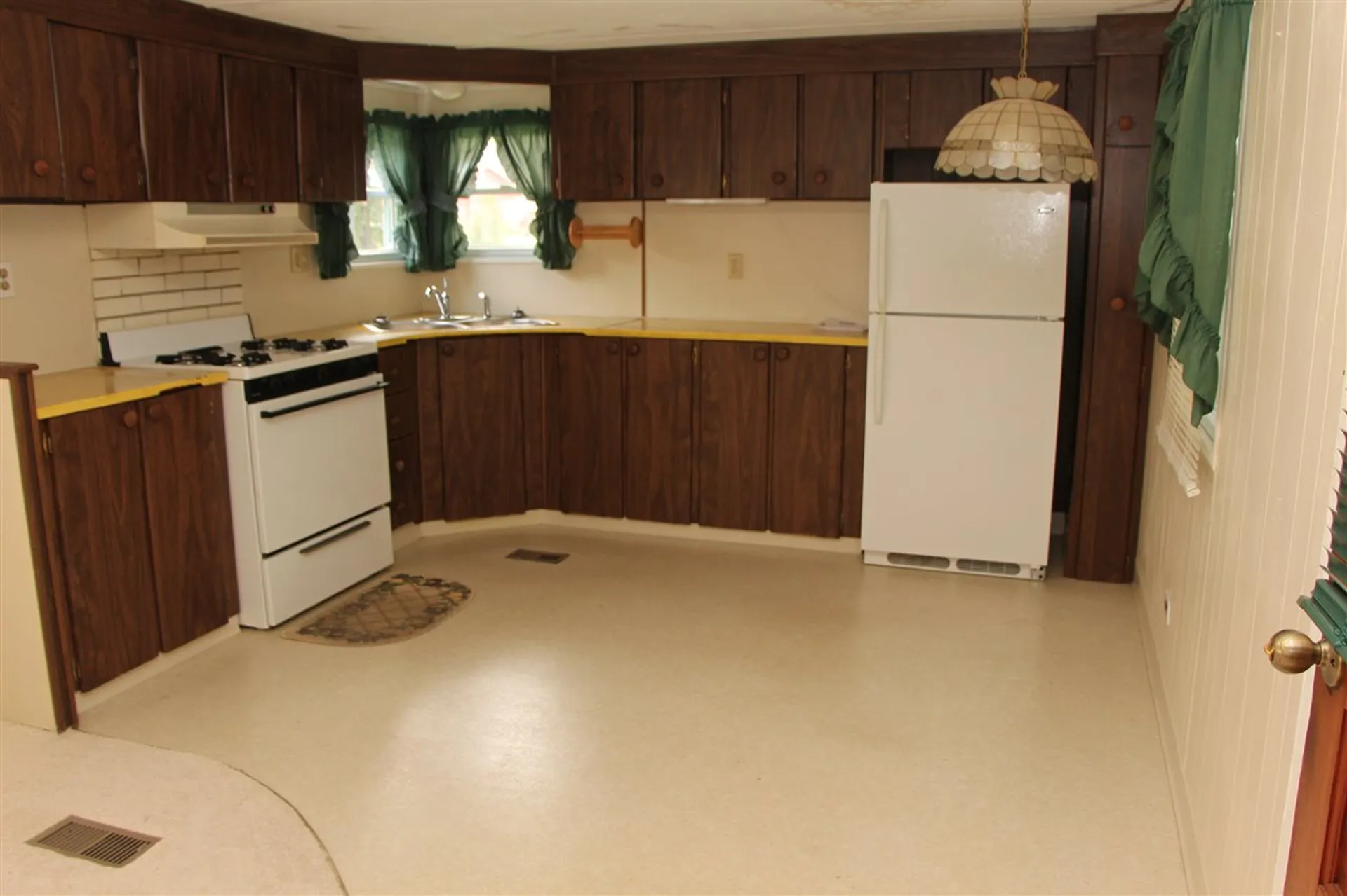 6 Brookwood Drive Brattleboro VT 05301