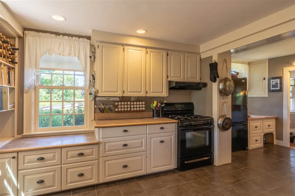 75 Douglas Road Cornwall VT 05753