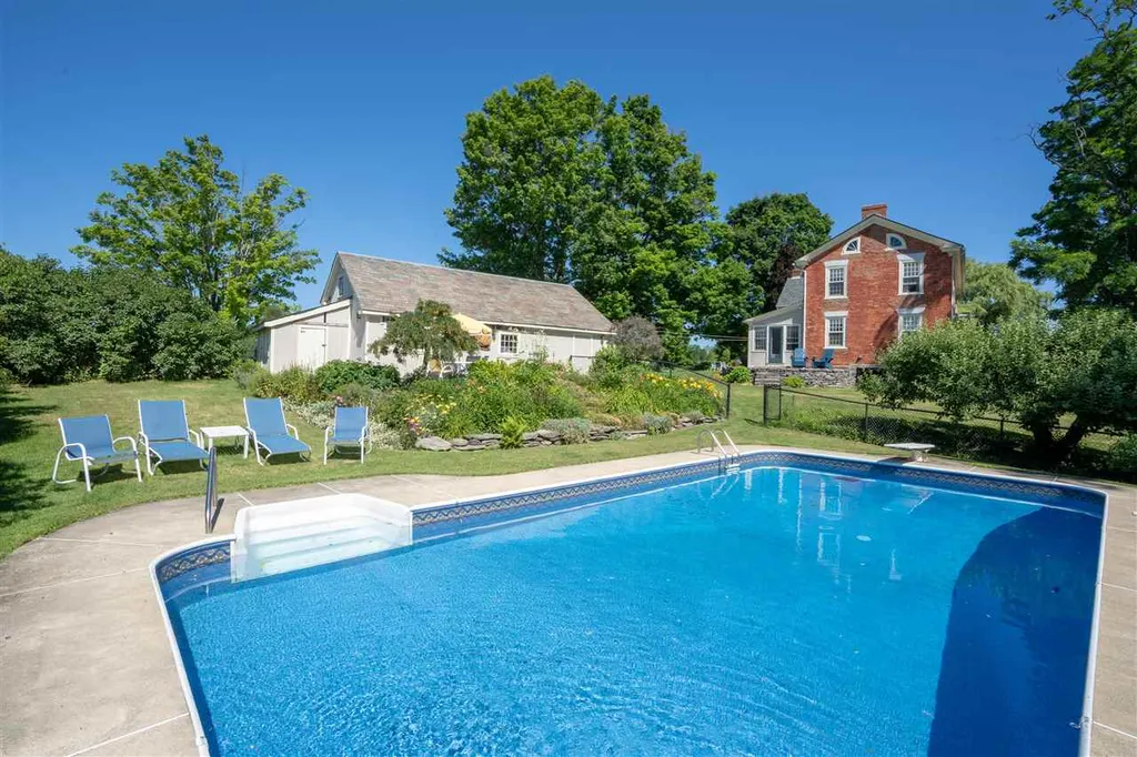 75 Douglas Road Cornwall VT 05753