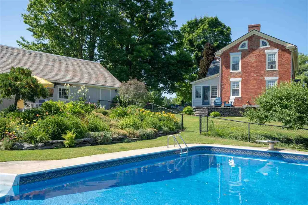 75 Douglas Road Cornwall VT 05753