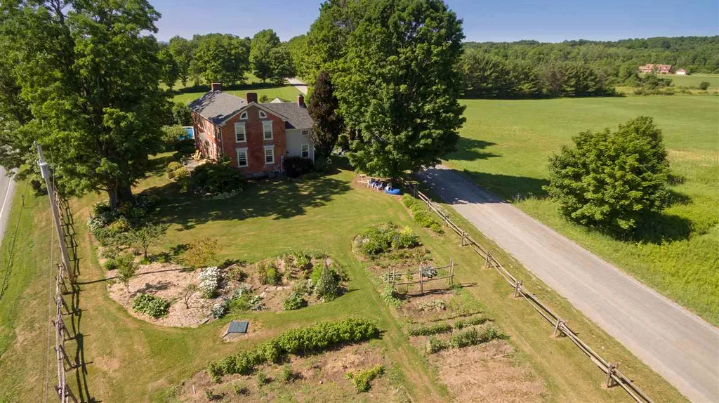 75 Douglas Road Cornwall VT 05753