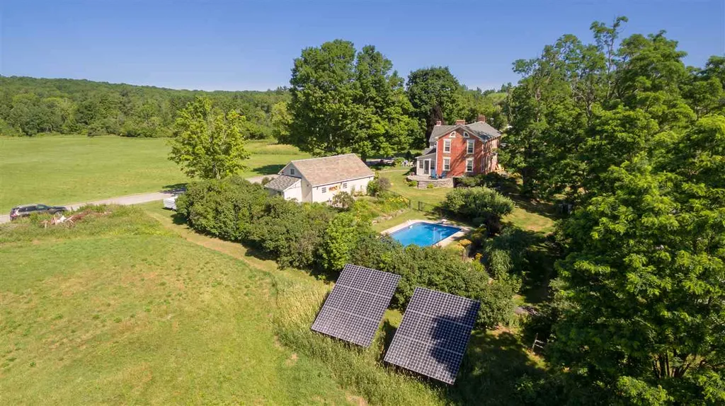 75 Douglas Road Cornwall VT 05753