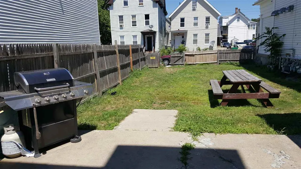 253 Lake Avenue Manchester NH 03103