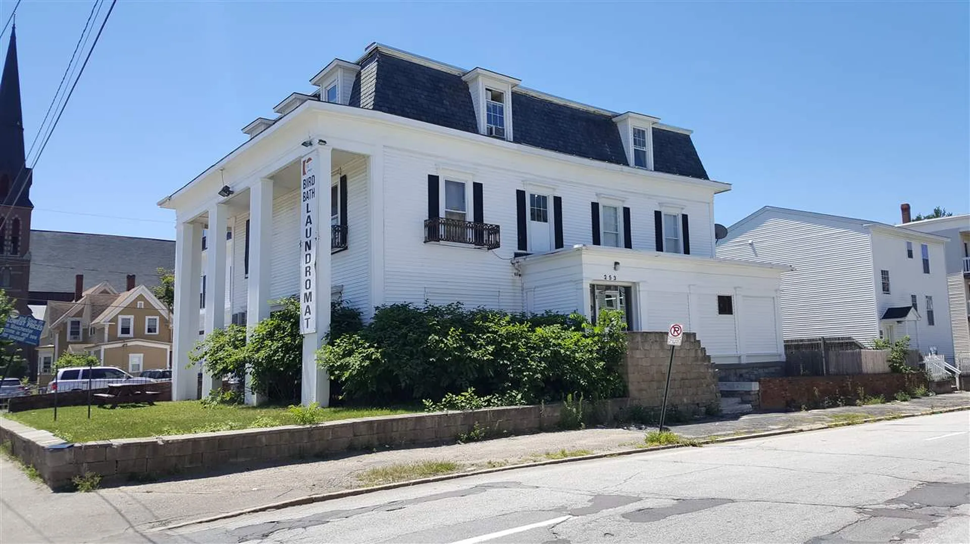 253 Lake Avenue Manchester NH 03103