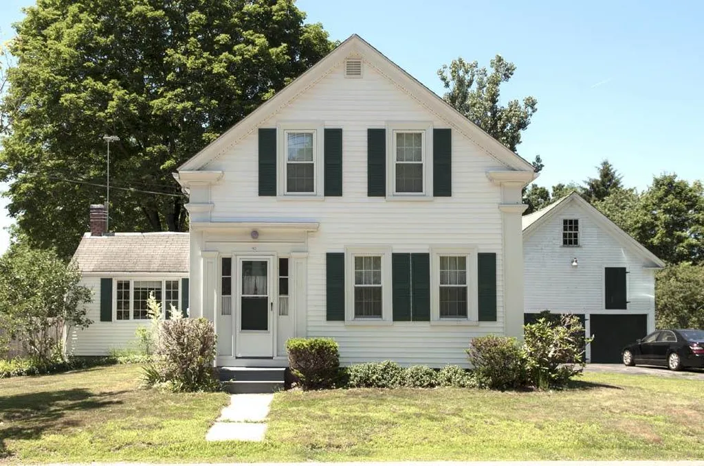 40 N Main Street Newton NH 03858