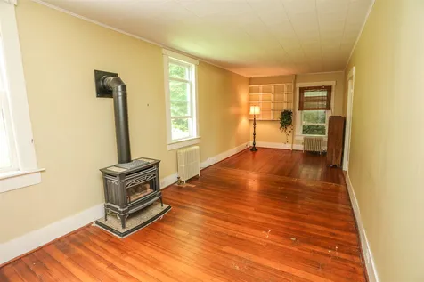 7 Main Street Sunapee NH 03782