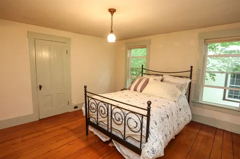 7 Main Street Sunapee NH 03782