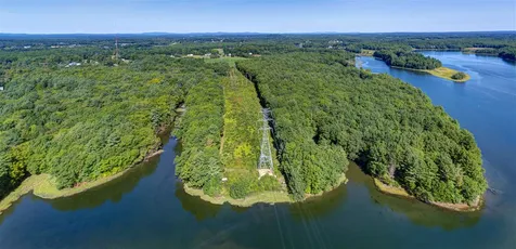 292 Middle/back Road Dover NH 03820