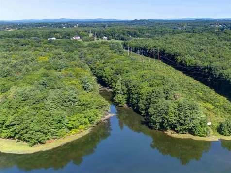 292 Middle/back Road Dover NH 03820