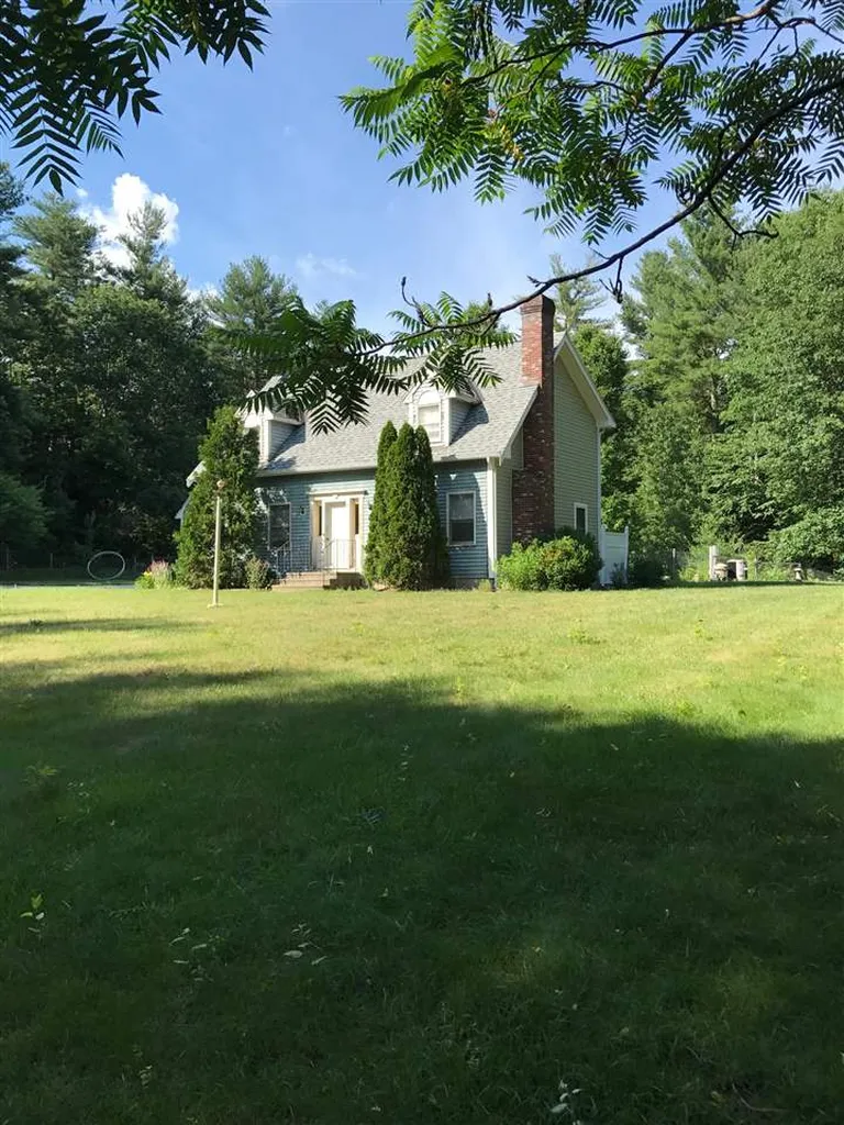 29 Shannon Way Brentwood NH 03833