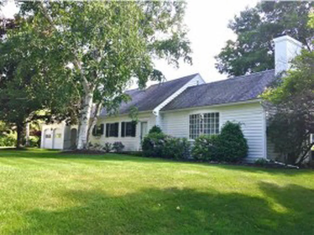 25 Monument Avenue Bennington VT 05201