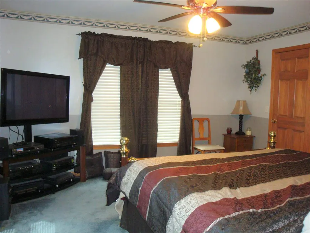 15 Yeaw Road Hinsdale NH 03451