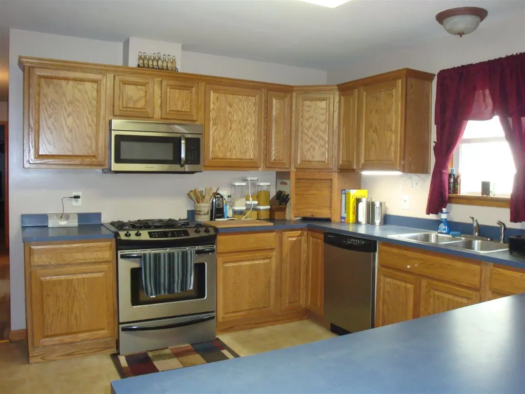 15 Yeaw Road Hinsdale NH 03451