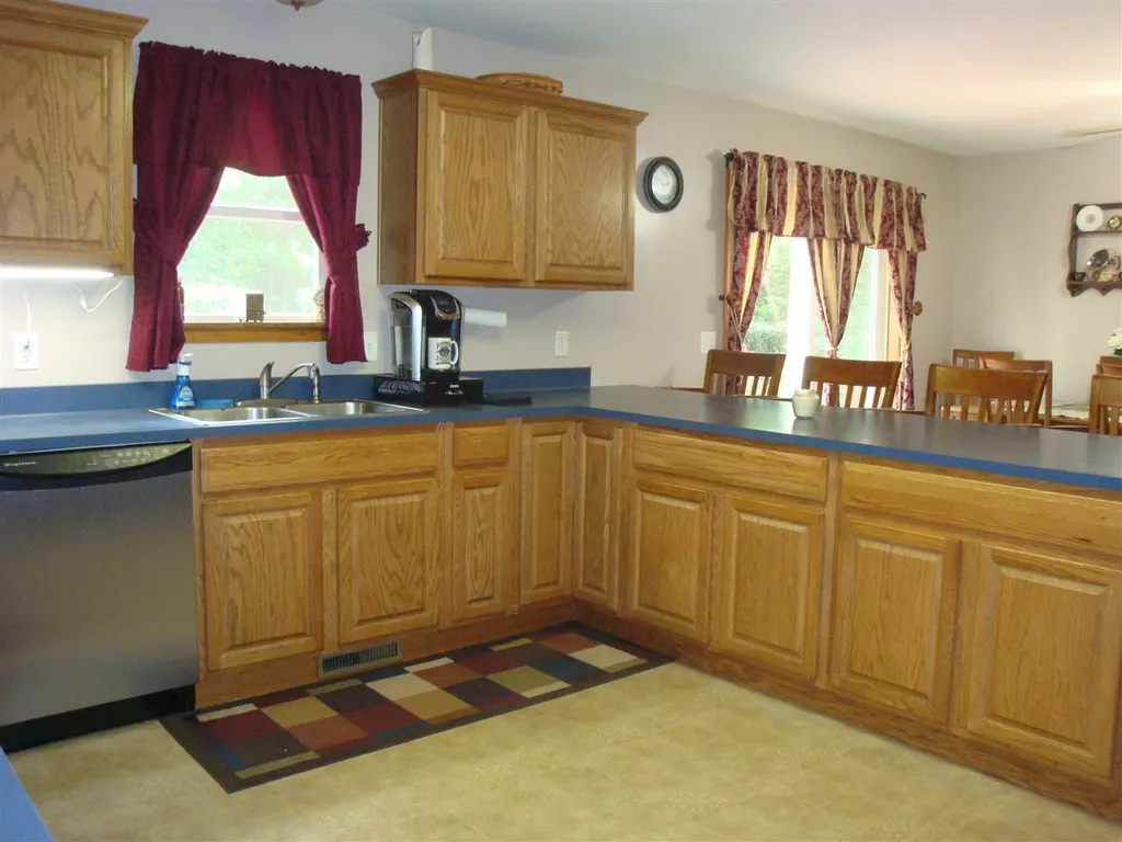 15 Yeaw Road Hinsdale NH 03451