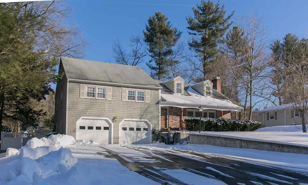 15 Woodland Drive Nashua NH 03063