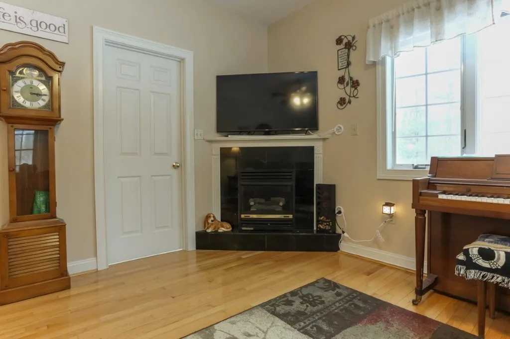124 Allen Farm Road Northwood NH 03261