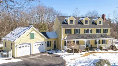 554 Mammoth Road Pelham NH 03076