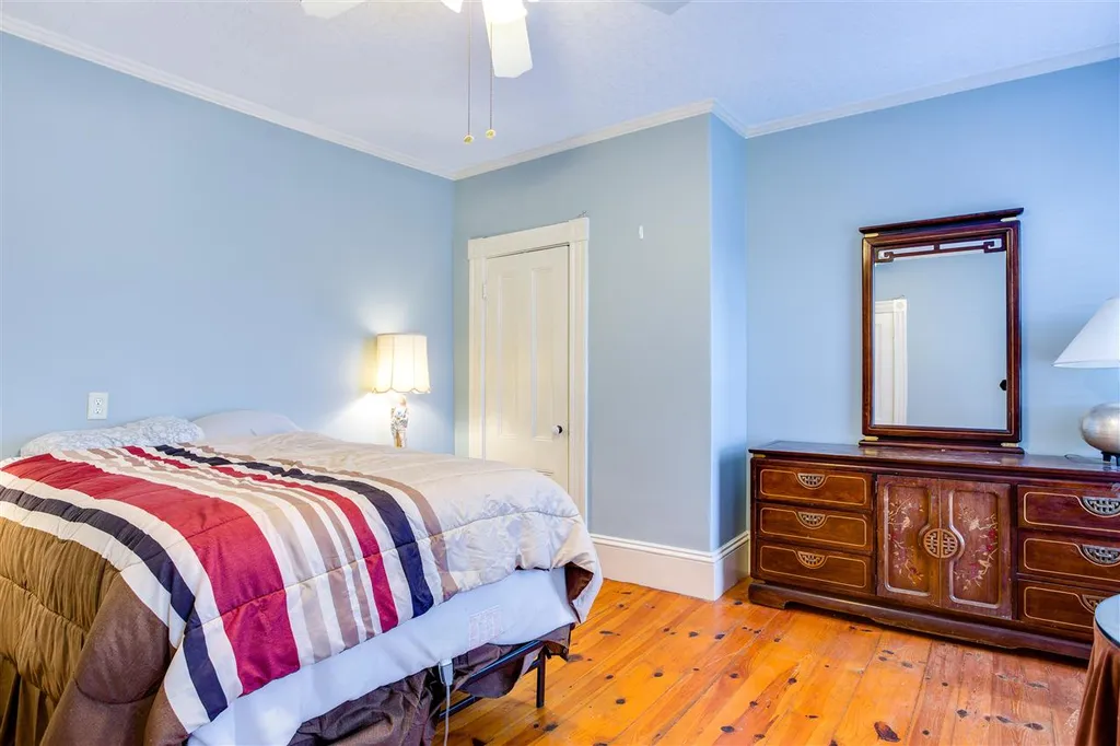 12 High Street Goffstown NH 03045