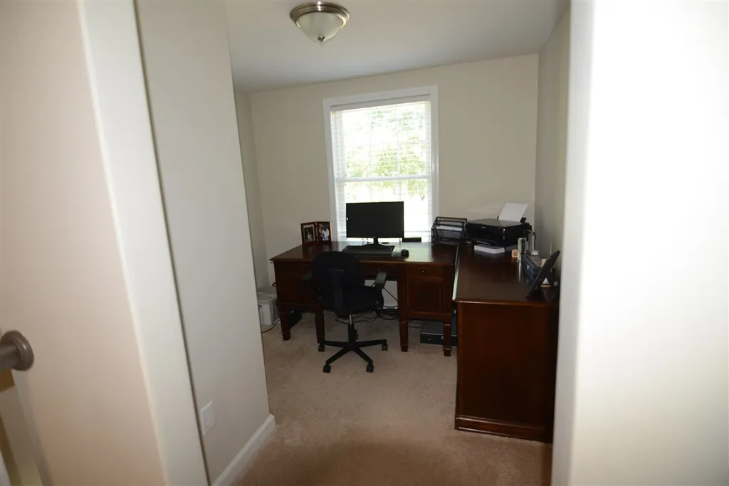 13 Swan Circle Concord NH 03301